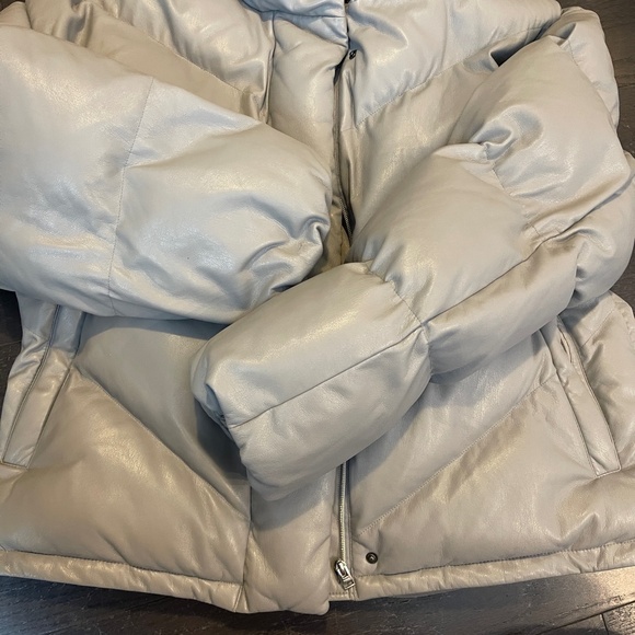 Aritzia Wilfred the cloud puff leather jacket coat in marble grey size large - Picture 8 of 16